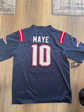 NEW NFL New England Patriots "Maye" Jersey Men Sz. L
